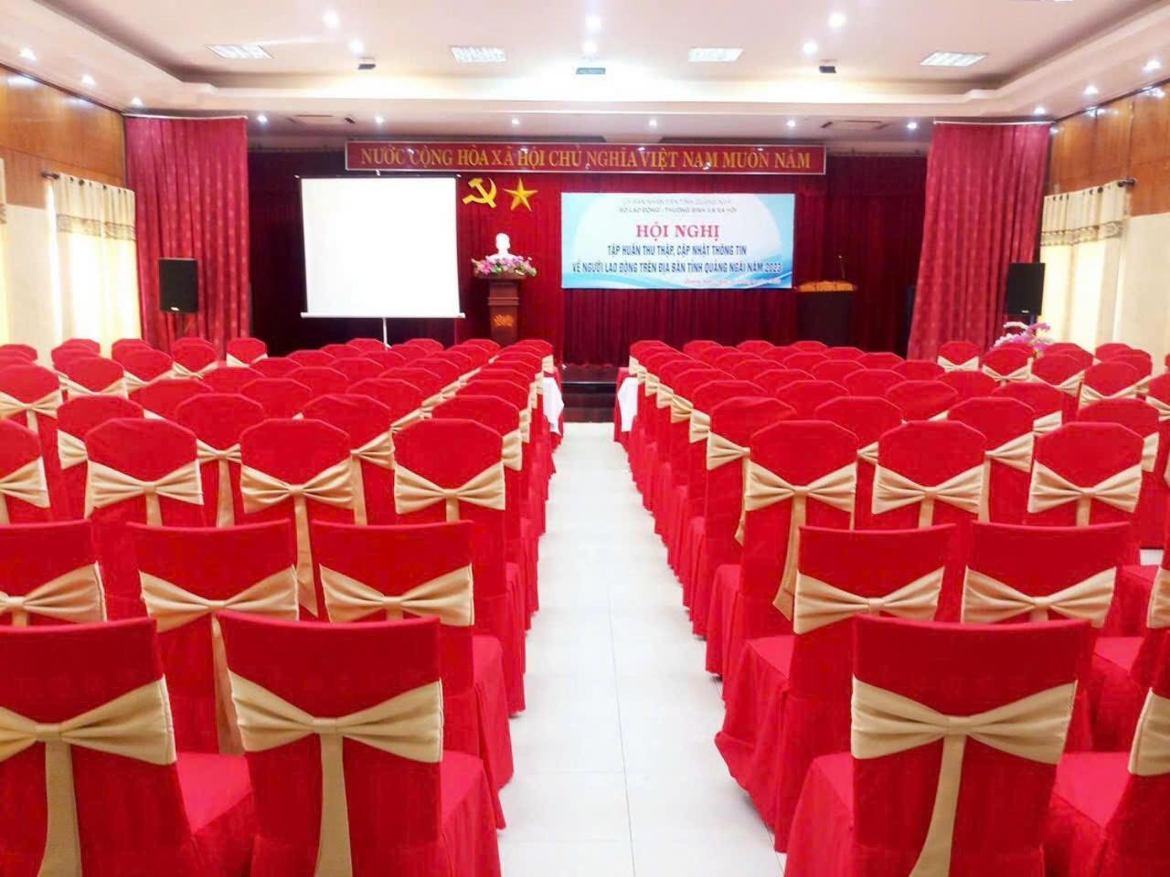 Hotel Khach San Hung Vuong Quảng Ngãi Exterior foto