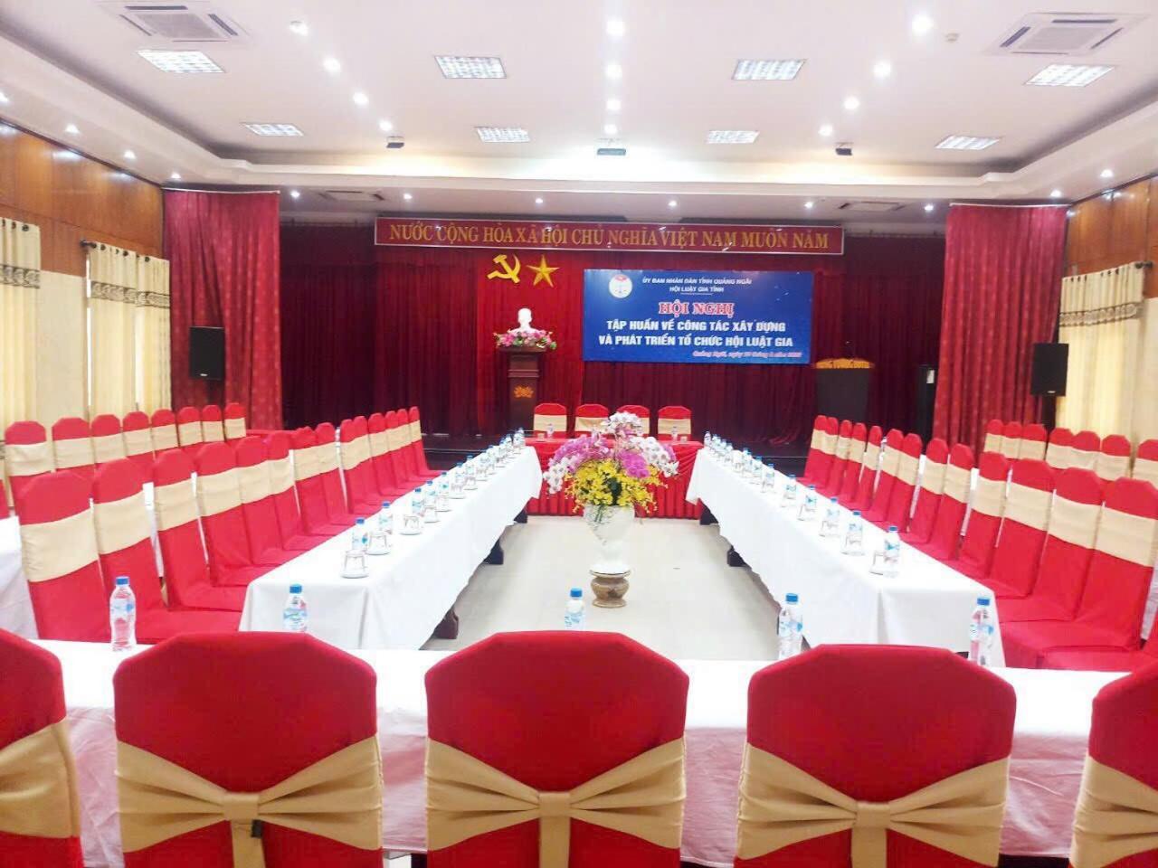 Hotel Khach San Hung Vuong Quảng Ngãi Exterior foto