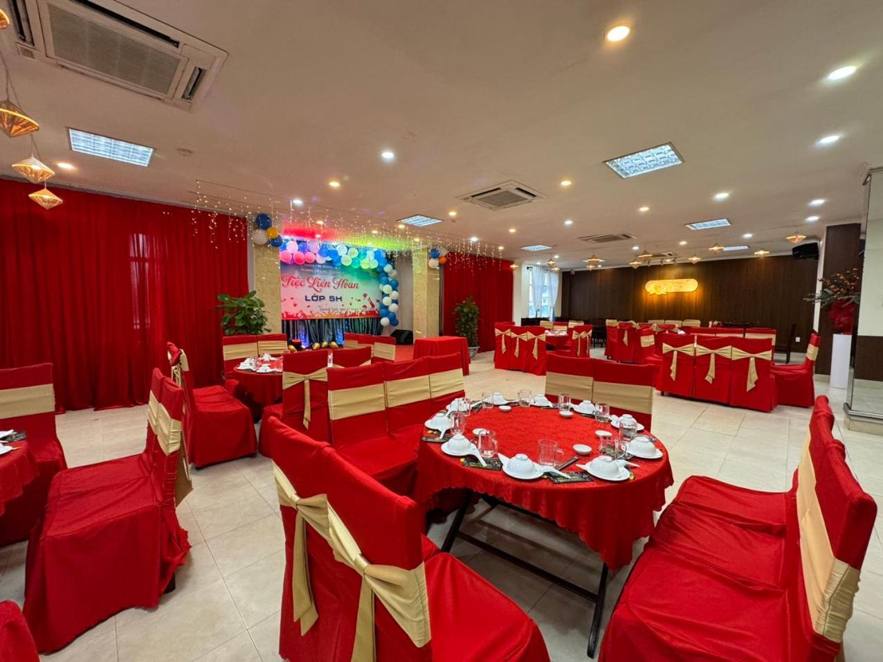 Hotel Khach San Hung Vuong Quảng Ngãi Exterior foto