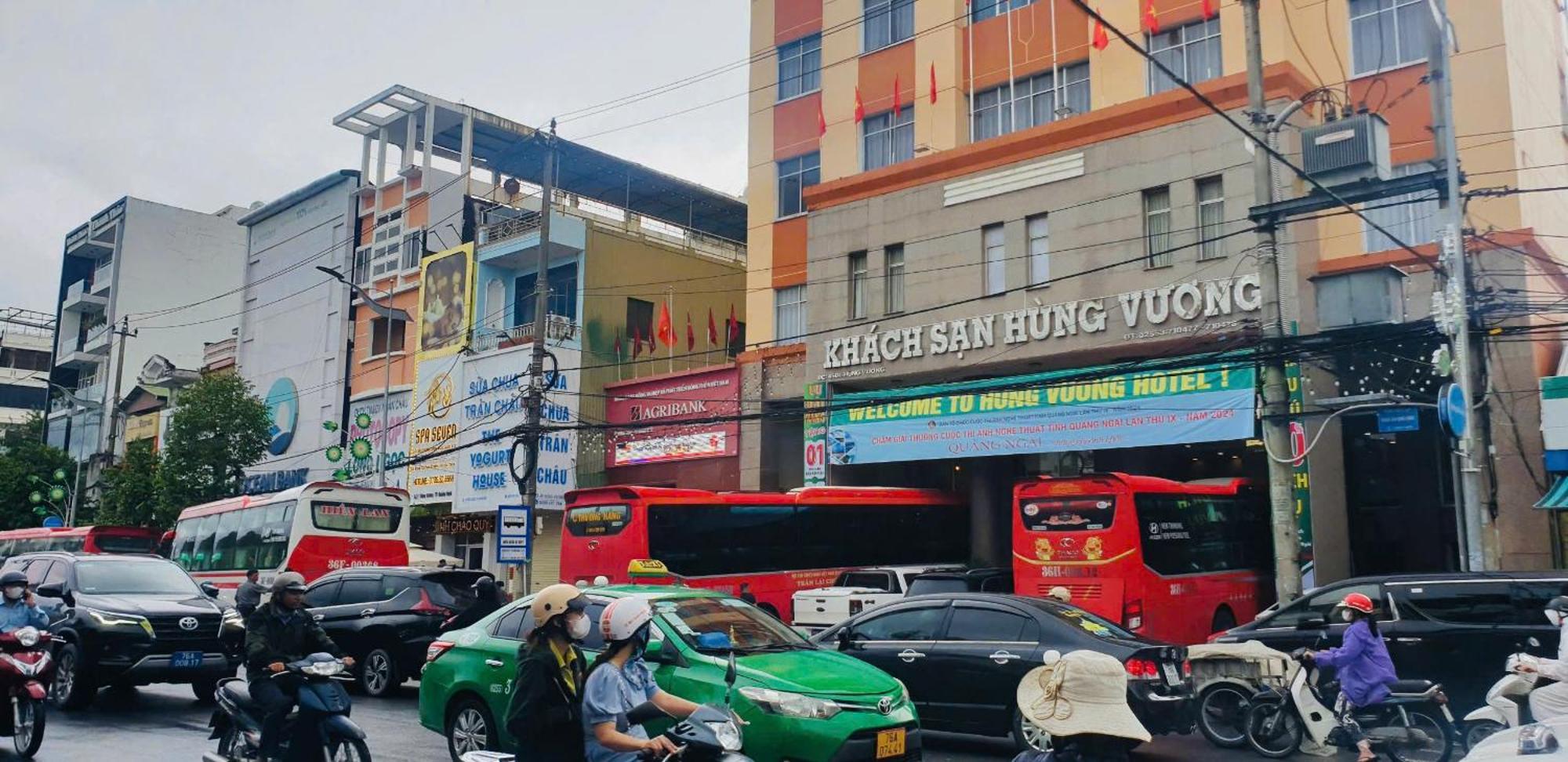 Hotel Khach San Hung Vuong Quảng Ngãi Exterior foto