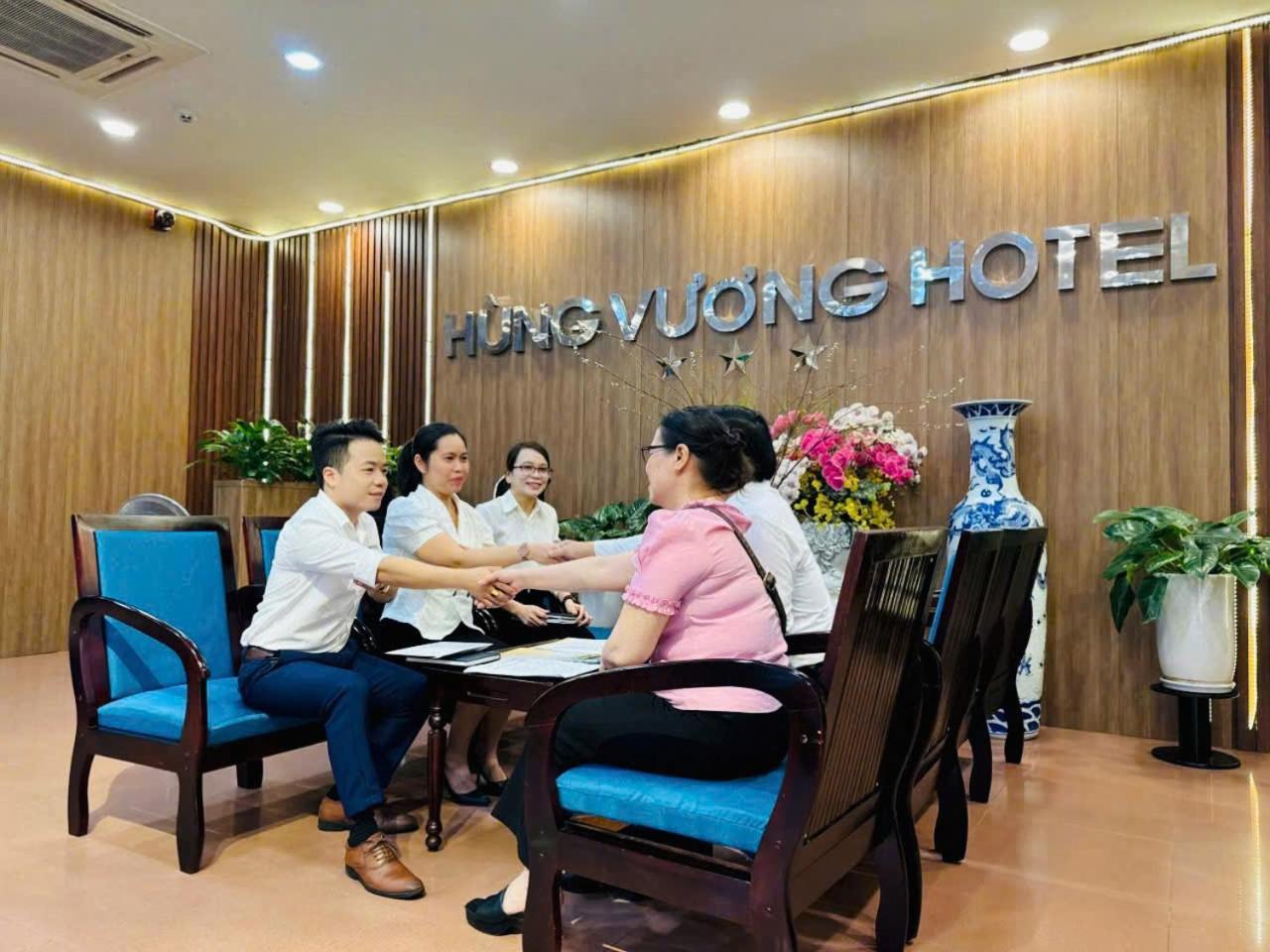 Hotel Khach San Hung Vuong Quảng Ngãi Exterior foto