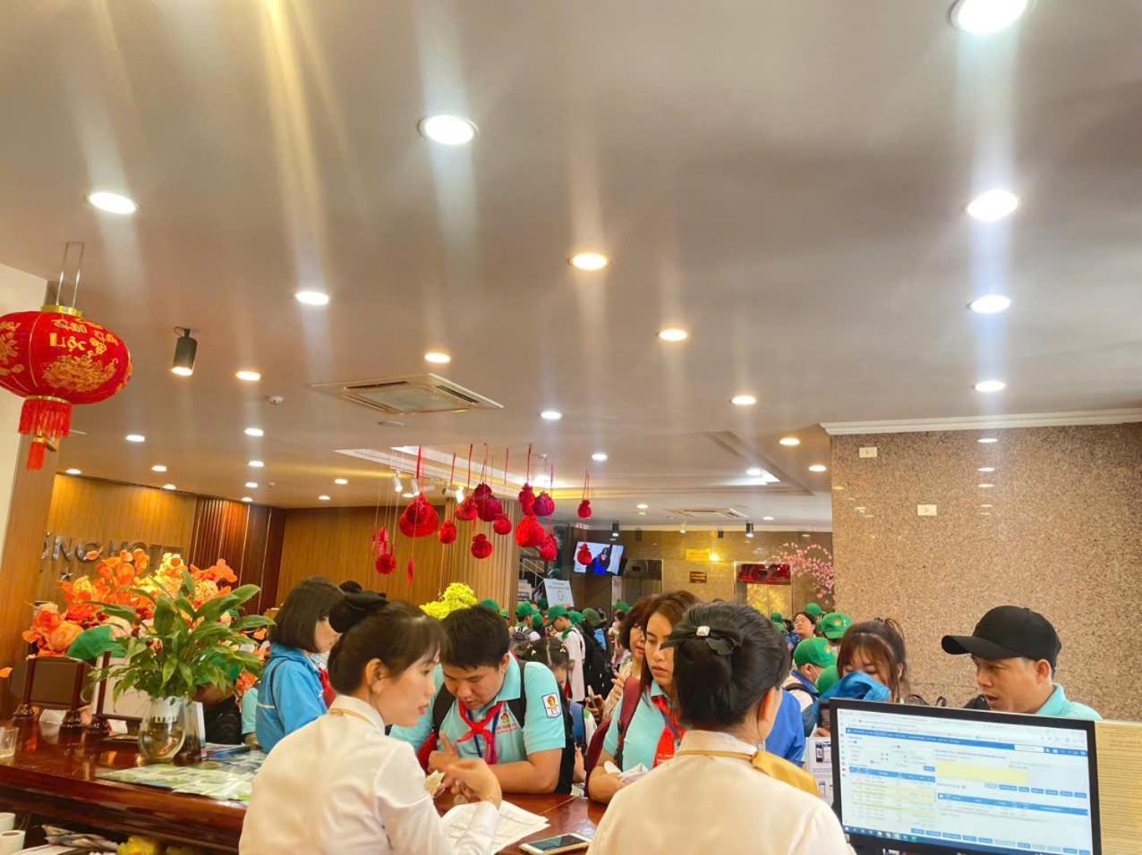 Hotel Khach San Hung Vuong Quảng Ngãi Exterior foto